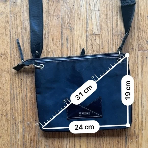 KENNETH COLE REACTION - Picture 5 of 6